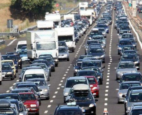 Campeggio di una notte oppure colonna in autostrada?